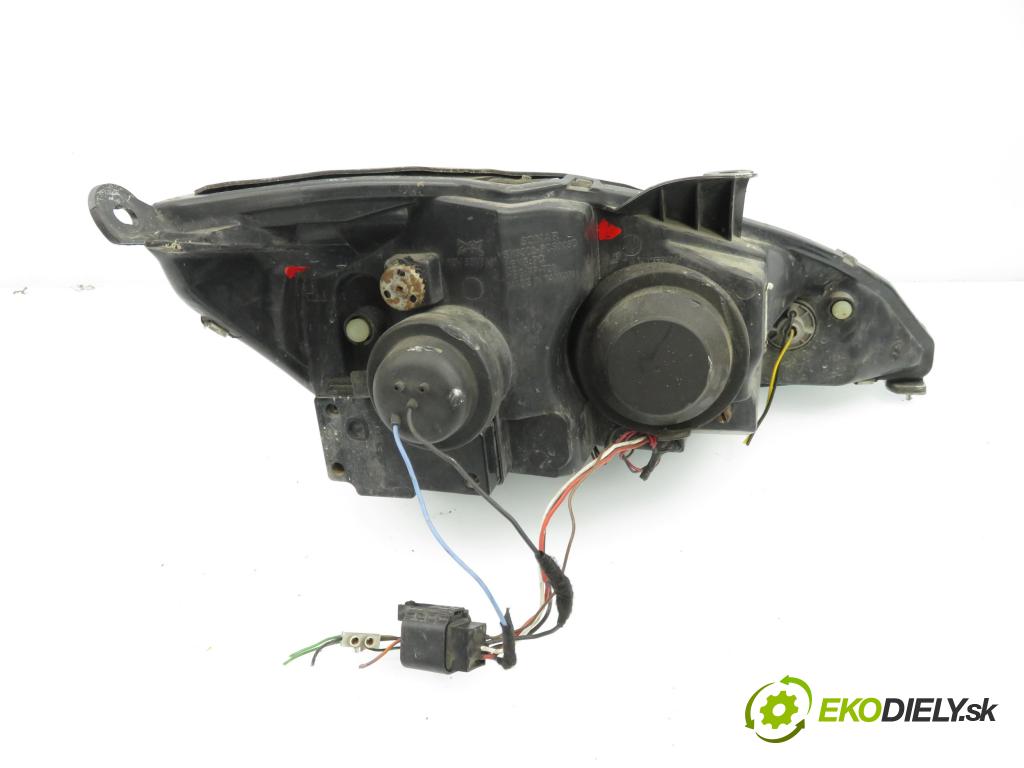 FORD FOCUS (DAW, DBW) HB 2000 85,00 1.8 16V - EYDI 1796,00 svetla PŘEDNÍ: SK3301FCS005D