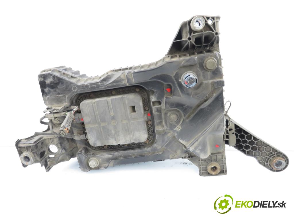 PEUGEOT 308 SW II KOMBI 2016 88,00 1.6 BlueHDi 120 - BHZ (DV6FC) 1560,00 nádržka TEKUTINA: FAP 12674101 ; 12674901 ; 12674903