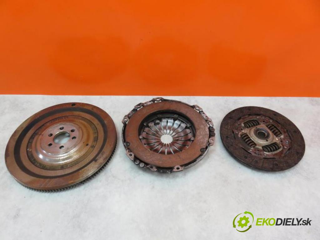 VW PASSAT B6 1.6 FSI BLF manual 6 - stupňová 85 kW 115 km  Koleso zotrvačník 030105271M/684919J (Kompletné sady (bez ložiska))