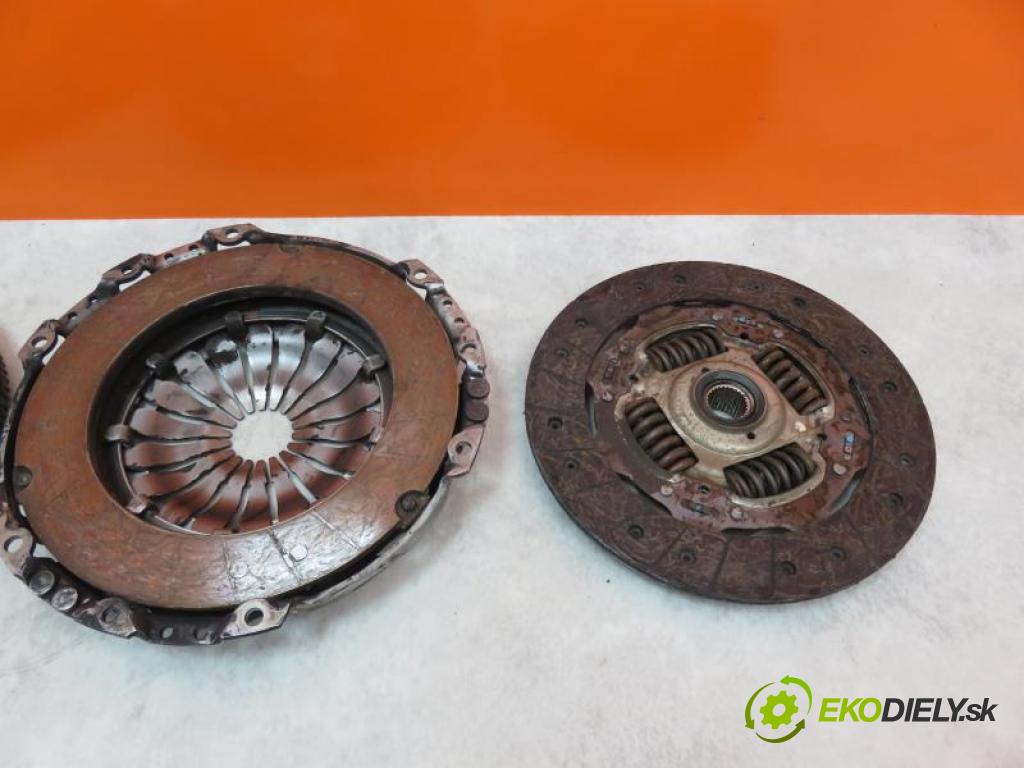 VW PASSAT B6 1.6 FSI BLF manual 6 - stupňová 85 kW 115 km  Koleso zotrvačník 030105271M/684919J (Kompletné sady (bez ložiska))