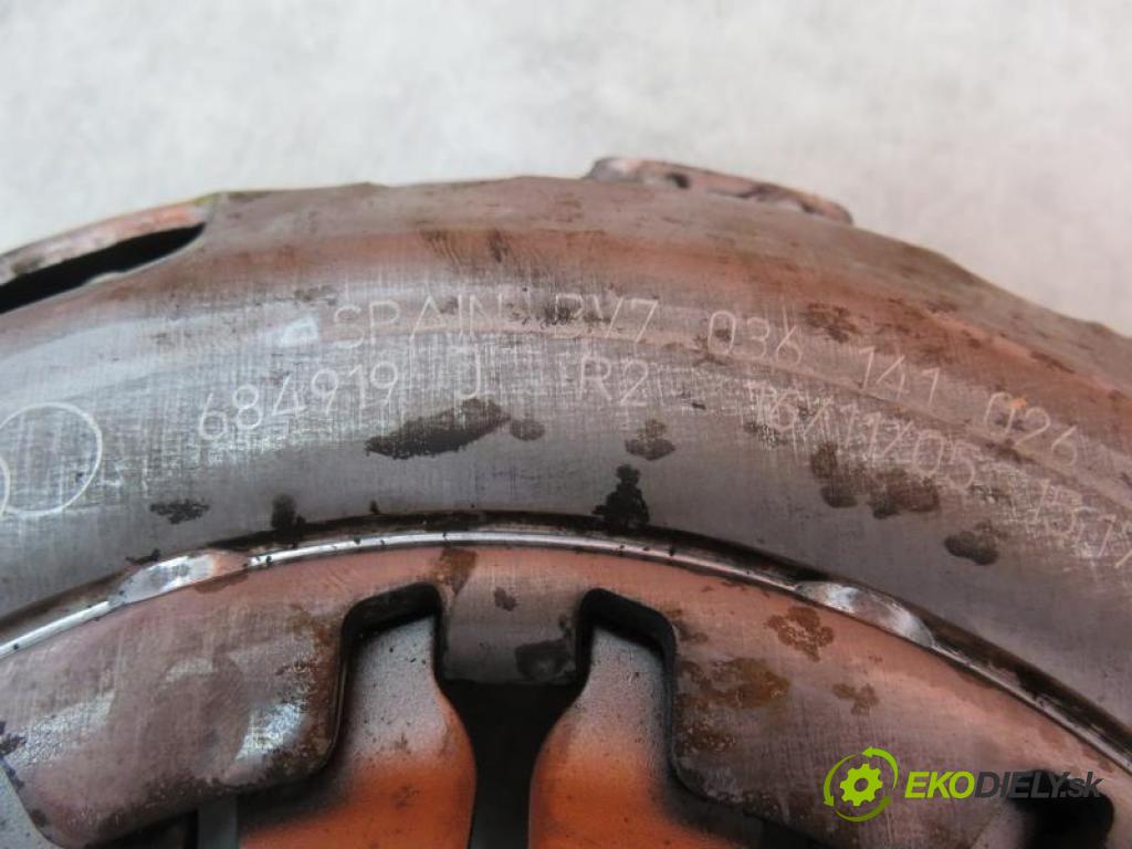 VW PASSAT B6 1.6 FSI BLF manual 6 - stupňová 85 kW 115 km  Koleso zotrvačník 030105271M/684919J (Kompletné sady (bez ložiska))