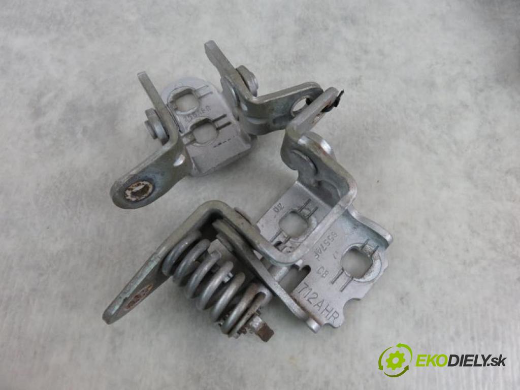 DODGE CALIBER 2.0 ECN automatic 5 - stupňová 115 kW 156 km  závěs dveře PT  (Závěsy)