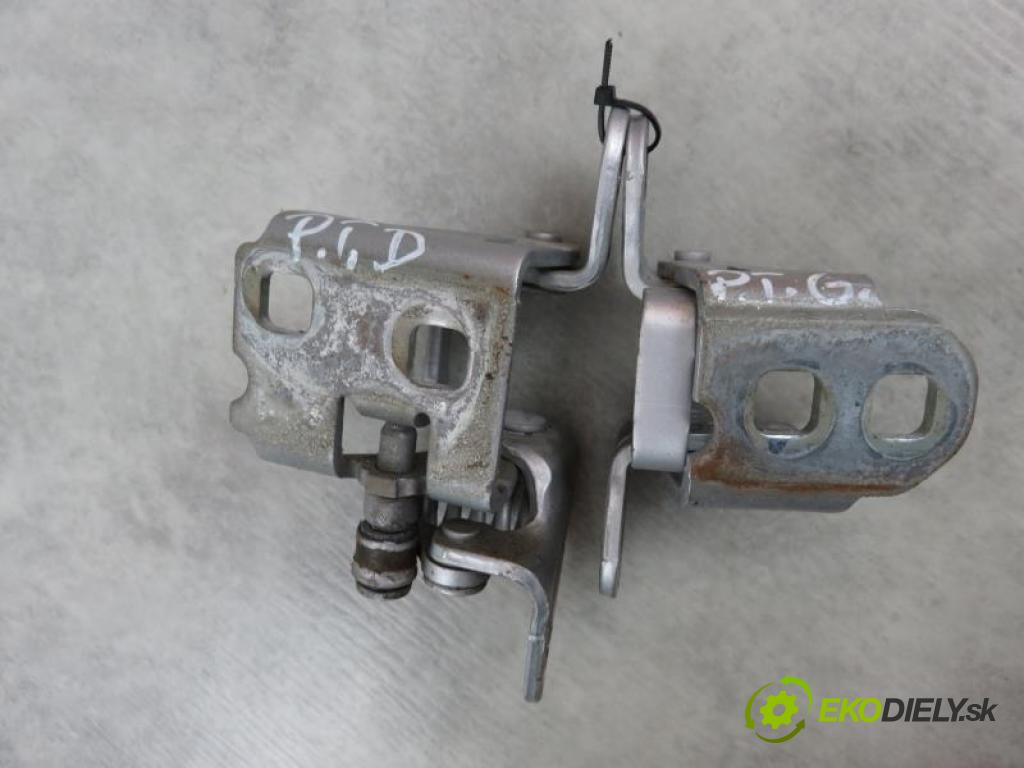 DODGE CALIBER 2.0 ECN automatic 5 - stupňová 115 kW 156 km závěs dveře PT (Závěsy)