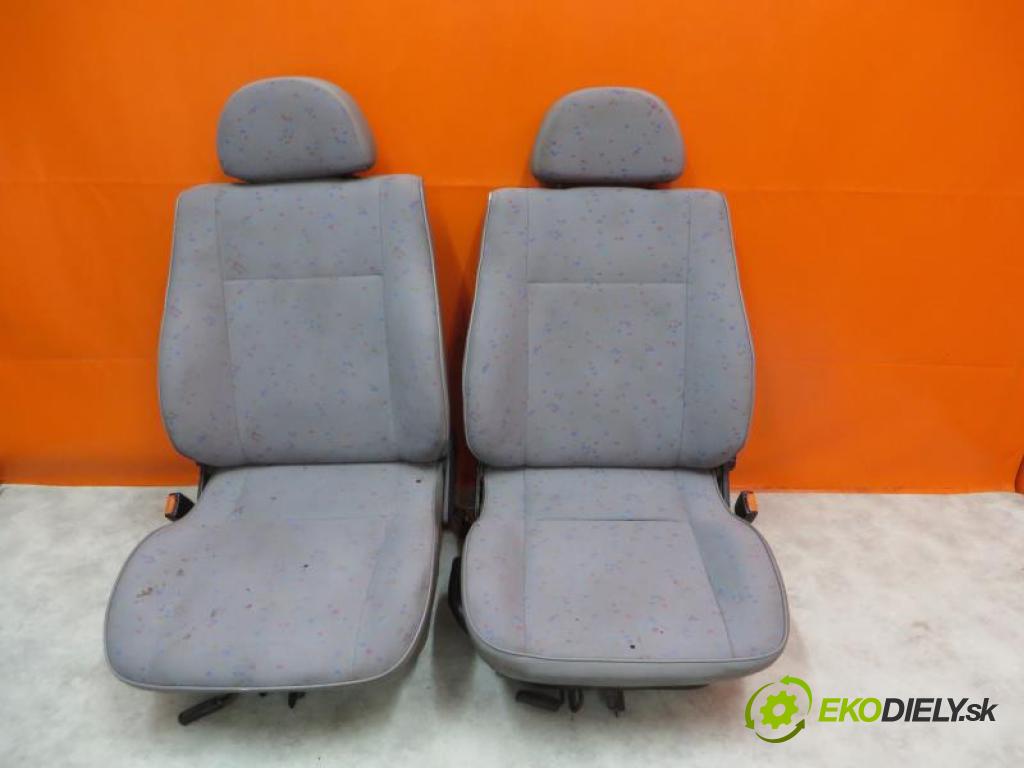 VW CADDY II 1.9 D 1Y manual 5 - stupňová 47 kW 64 km  sedadlo LP + PP  (Sedačky, sedadla)