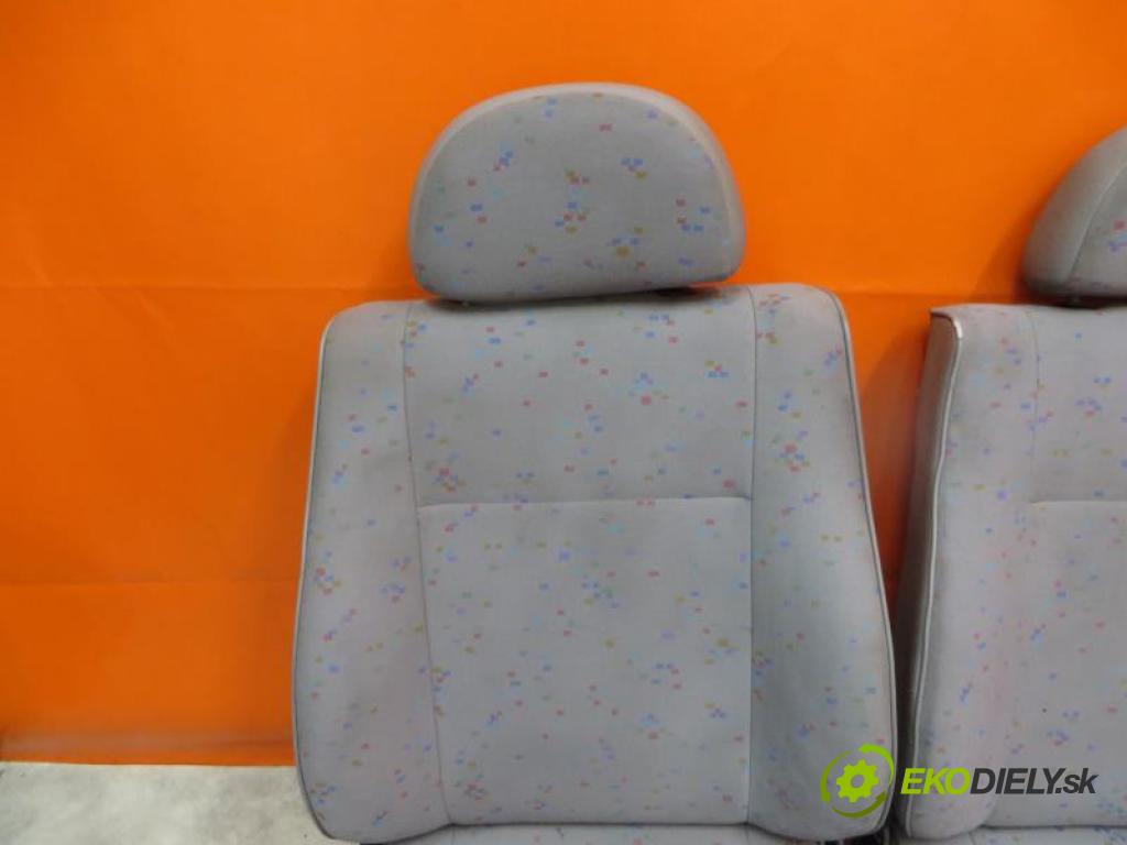 VW CADDY II 1.9 D 1Y manual 5 - stupňová 47 kW 64 km  sedadlo LP + PP  (Sedačky, sedadla)