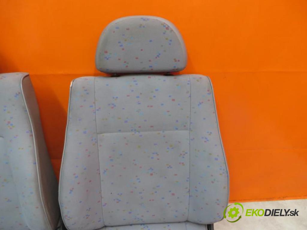 VW CADDY II 1.9 D 1Y manual 5 - stupňová 47 kW 64 km  sedadlo LP + PP  (Sedačky, sedadla)