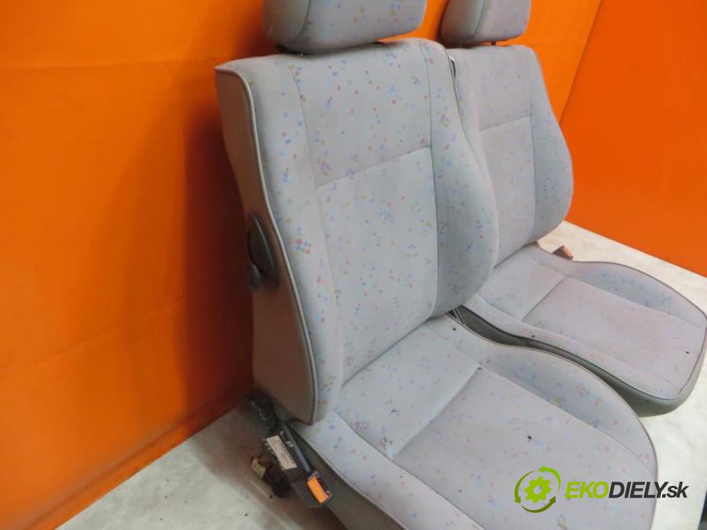 VW CADDY II 1.9 D 1Y manual 5 - stupňová 47 kW 64 km  sedadlo LP + PP  (Sedačky, sedadla)