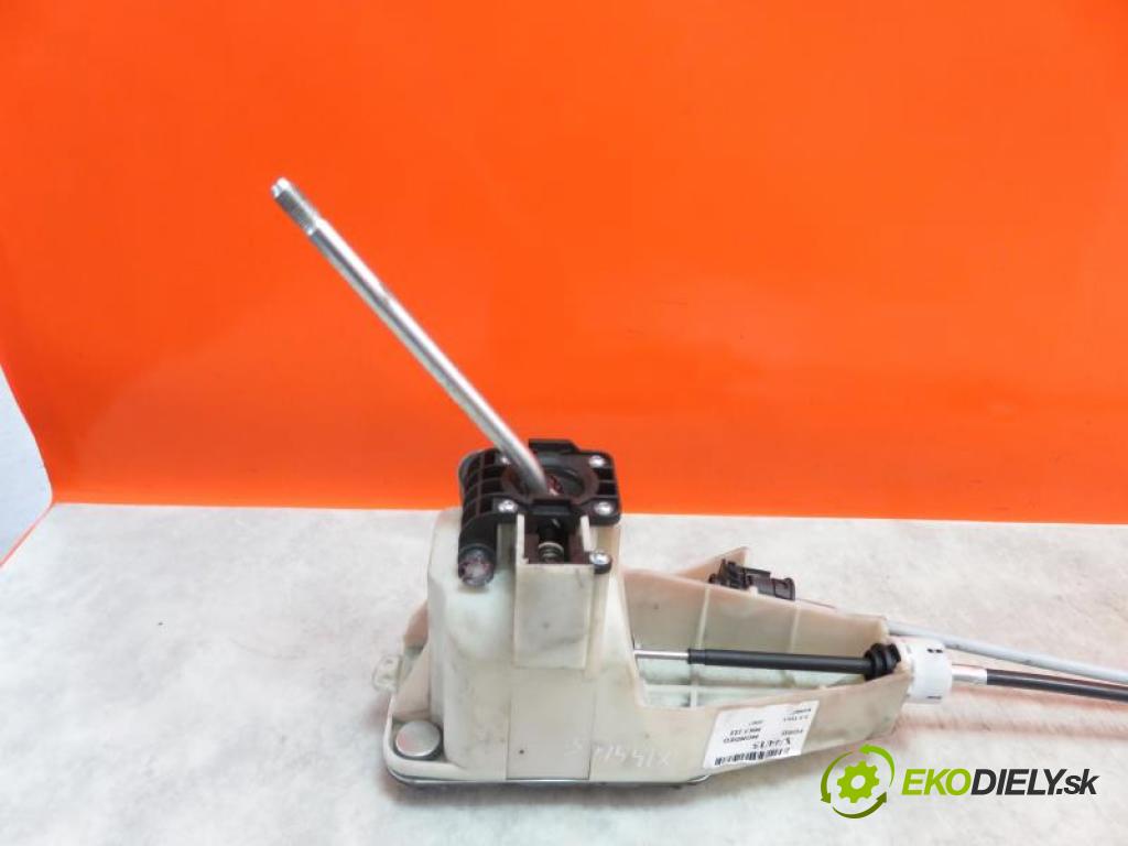 FORD MONDEO MK3 III zdvihák 6 stupňový ,2 Lanká