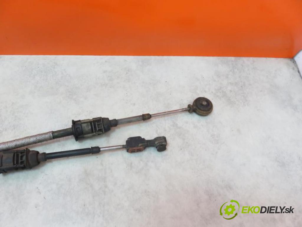 FORD MONDEO MK3 III zdvihák 6 stupňový ,2 Lanká