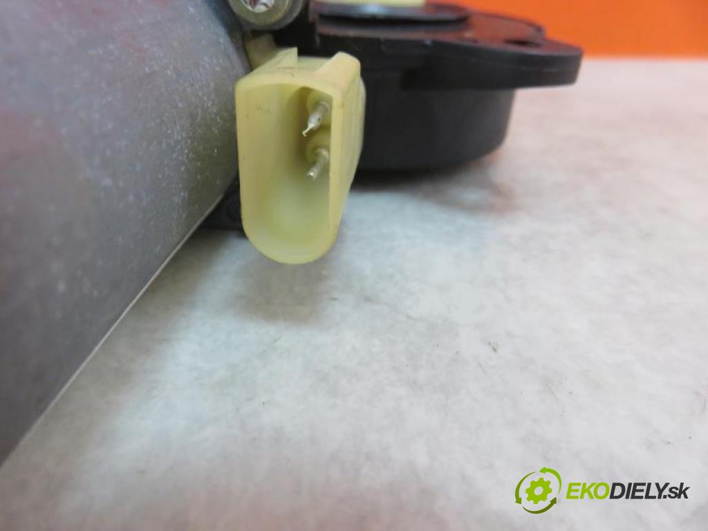 FORD FUSION 1.4 TDCI F6JB, F6JA manual 5 - stupňová 50 kW 68 km  Motorček sťahovania okien LP 0130821938 (Ostatné)