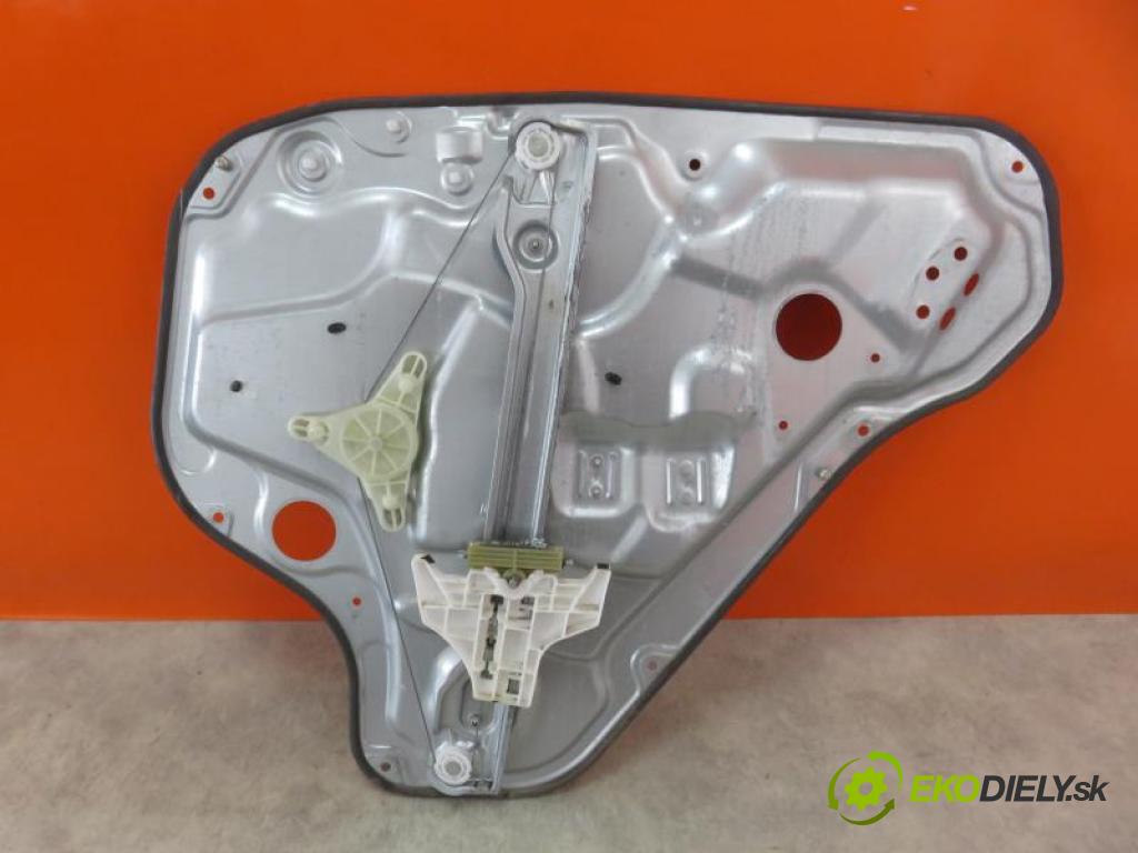 HYUNDAI i30 / i30CW 1.6 G4FC manual 5 - stupňová 93 kW 126 km  mechanismus oken 834702R250/0130822544