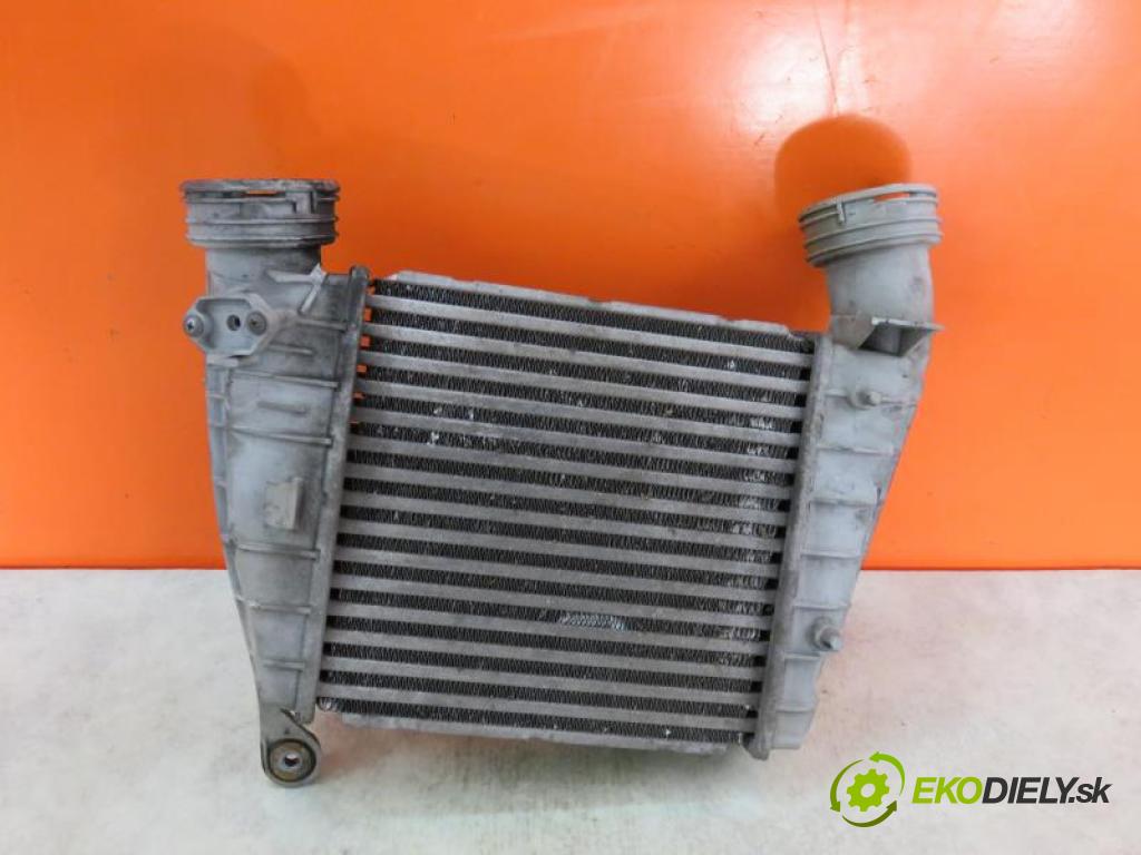 VW PHAETON 3.0 V6 TDI 4MOTION CARA automatic převodovka 4X4 171 kW 233 km  chladič intercooler 3D0145788/880537BA (Hadice chlazení vzduchu)