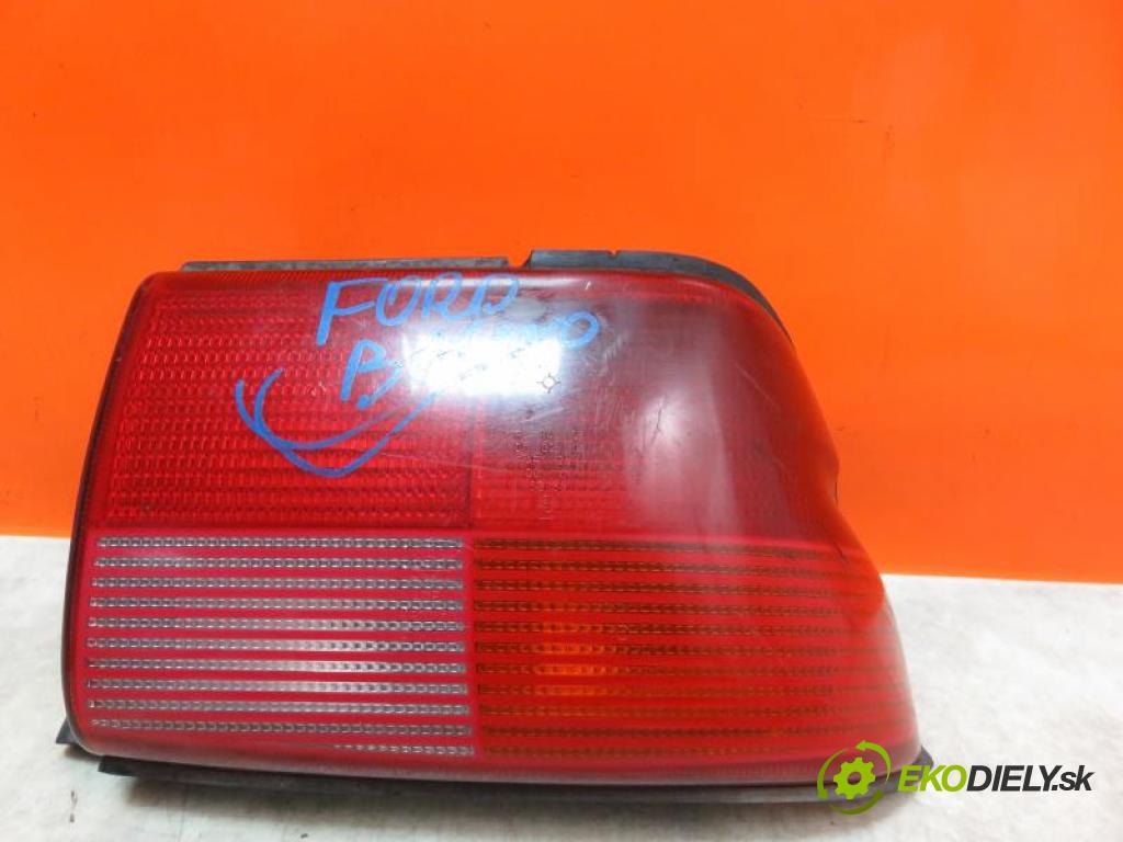 FORD ESCORT MK6 VI 1.6 I 16V L1E manual 5 - stupňová 66 kW 90 km  Svetlo pravé zadné 93AG13N004AA (Svetlá zadné)