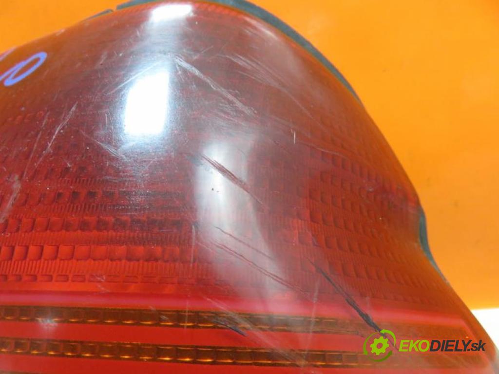 FORD ESCORT MK6 VI 1.6 I 16V L1E manual 5 - stupňová 66 kW 90 km  Svetlo pravé zadné 93AG13N004AA (Svetlá zadné)