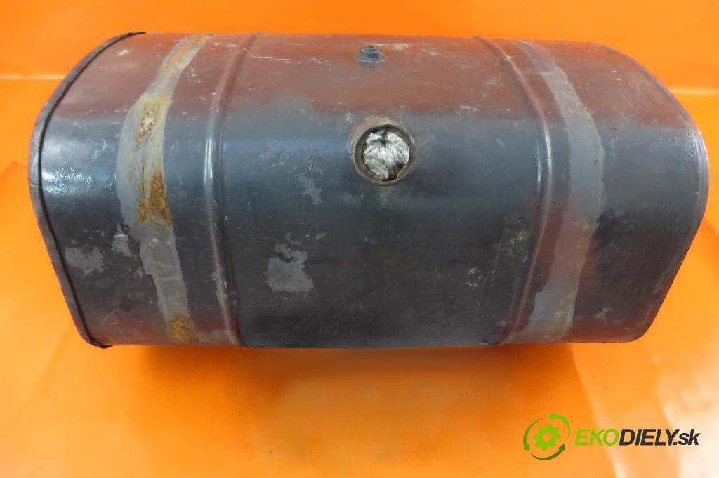 MAN L2000 10.153    114 kW 155 km  nádržka paliva diesel  (Nádrže)