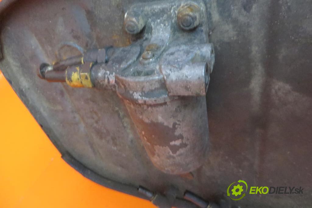 MAN L2000 10.153    114 kW 155 km  Nádržka paliva diesel  (Nádrže)