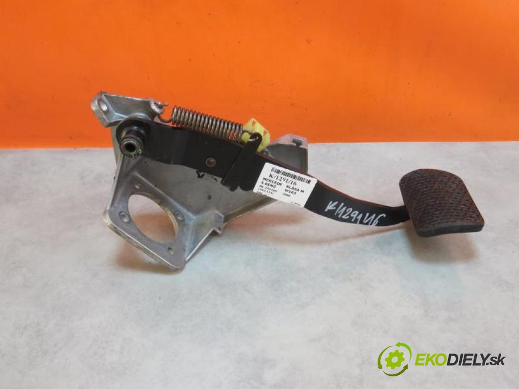 MERCEDES BENZ M W163 2.7 ML 270 CDI (163.113) OM 612.963 automatic 5 stupňová 4X4 120 kW 163 km  PEDAL brzdy  (Pedále)