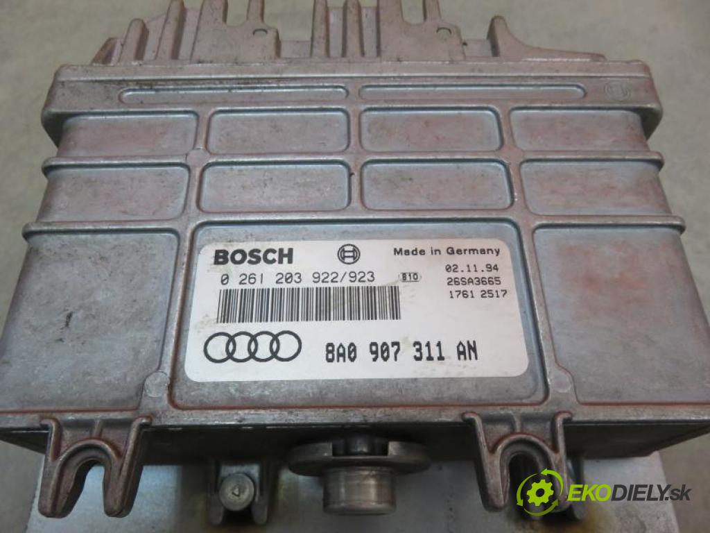 AUDI 80 (B4) KOMBI 1994 2,00 Sterowniki silnika 1984,00 Riadiaca jednotka Motor 0261203922;8A0907311AN;0261203923
