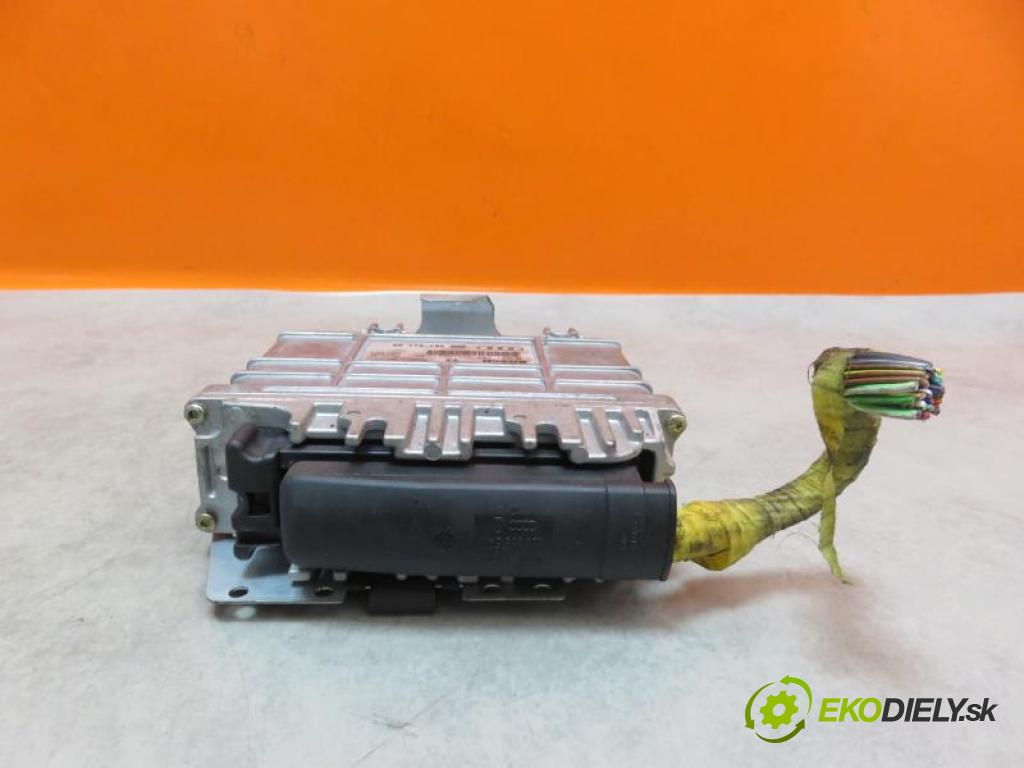 AUDI 80 (B4) KOMBI 1994 2,00 Sterowniki silnika 1984,00 Riadiaca jednotka Motor 0261203922;8A0907311AN;0261203923