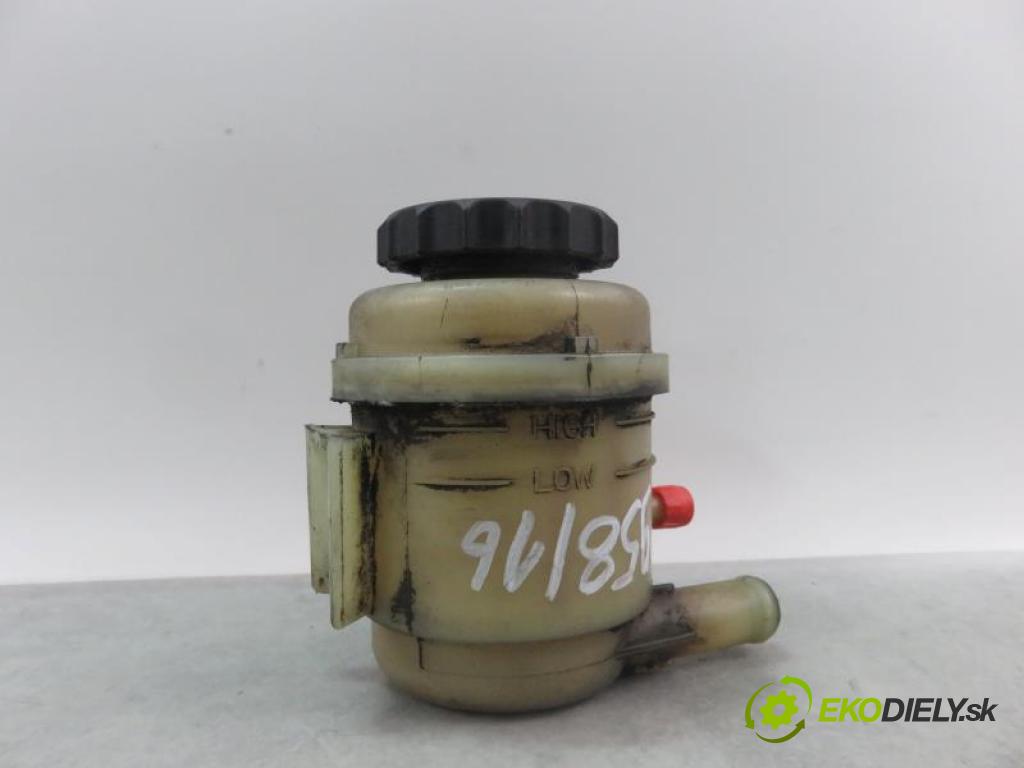 KIA SORENTO I 2.5 CRDI D4CB manual 5 stupňová 4X4 103 kW 140 km  nádržka servočerpadlo  (Zbiorniki płynu wspomagania)