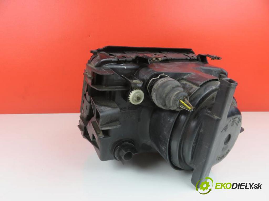 AUDI A6 C4 (4A2) 2.8 ACK manual 5 - stupňová 142 kW 193 km  světlo LP  (Přední světla)