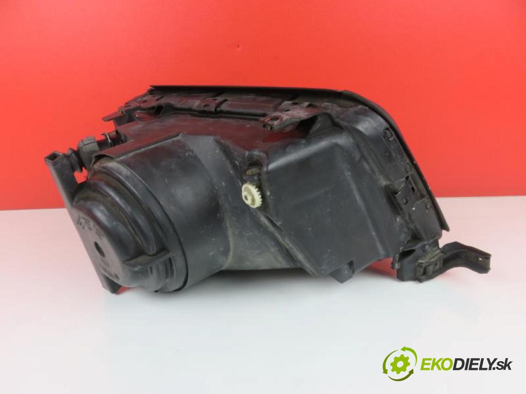 AUDI A6 C4 (4A2) 2.8 ACK manual 5 - stupňová 142 kW 193 km  světlo LP  (Přední světla)