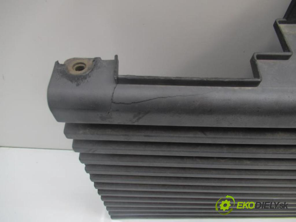 RENAULT TRUCKS MAGNUM AE 500 EE9-502 manual 8- stupňová 368 kW 500 km  mřížka / maska  (Mřížky (masky) chladičů)