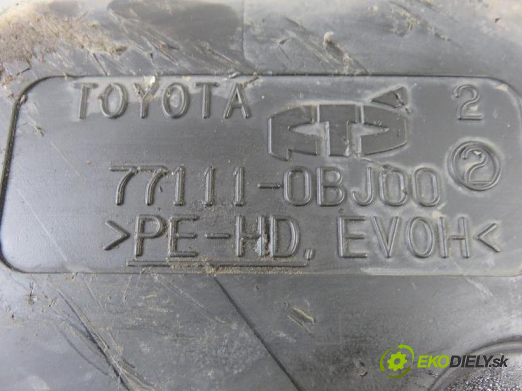 TOYOTA AURIS I (E15) 1.8 HYBRID 2ZR-FXE automatic  73 kW 99 km  Nádržka paliva benzín 771110BJ00/7710047090 (Nádrže)