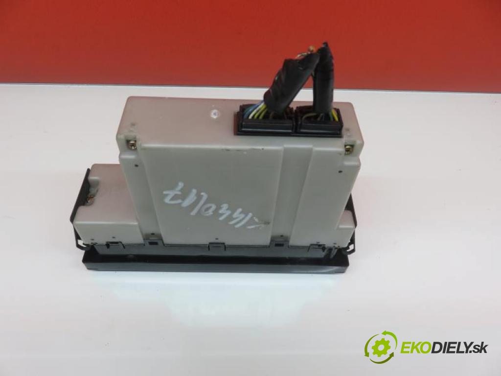 MAZDA 626 V 2.0 FS manual 5 - stupňová 85 kW 115 km  Panel kúrenia climatronic K19Z0GE6R (Prepínače, spínače, tlačidlá a ovládače kúrenia)