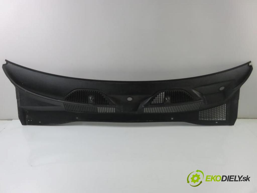 JEEP CHEROKEE II (KJ) 2.8 CRD 4WD ENR automatic 5 stupňová 4X4 120 kW 163 km  torpédo plast pod čelní okno PM393601B/55155851A (Torpéda)