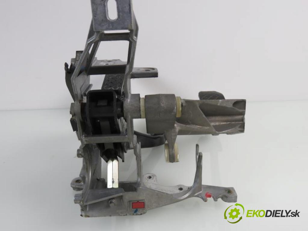 AUDI A6 C5 (4B2) PEDAL spojky PEDAL brzdy PEDAL plynového pedálu obal
