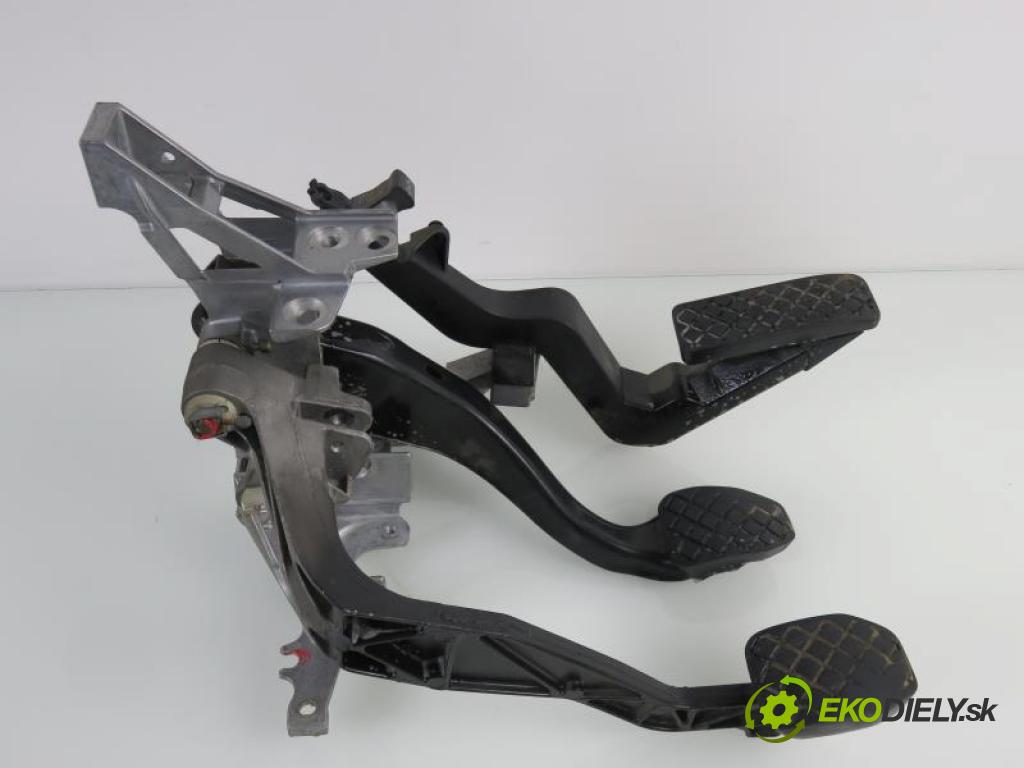 AUDI A6 C5 (4B2) PEDAL spojky PEDAL brzdy PEDAL plynového pedálu obal