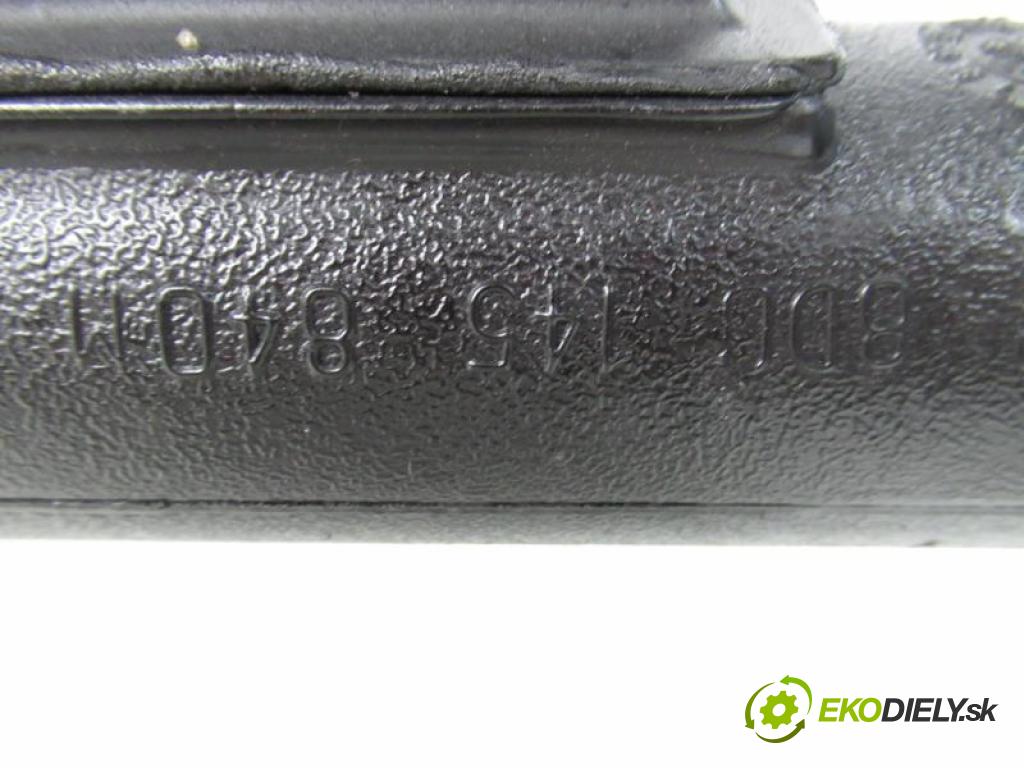 VW PASSAT B5 1.9 TDI AVG, AFN manual 5 - stupňová 81 kW 110 km  Rúra intercoolera turba 8DO145840M (Hadice chlazení vzduchu)