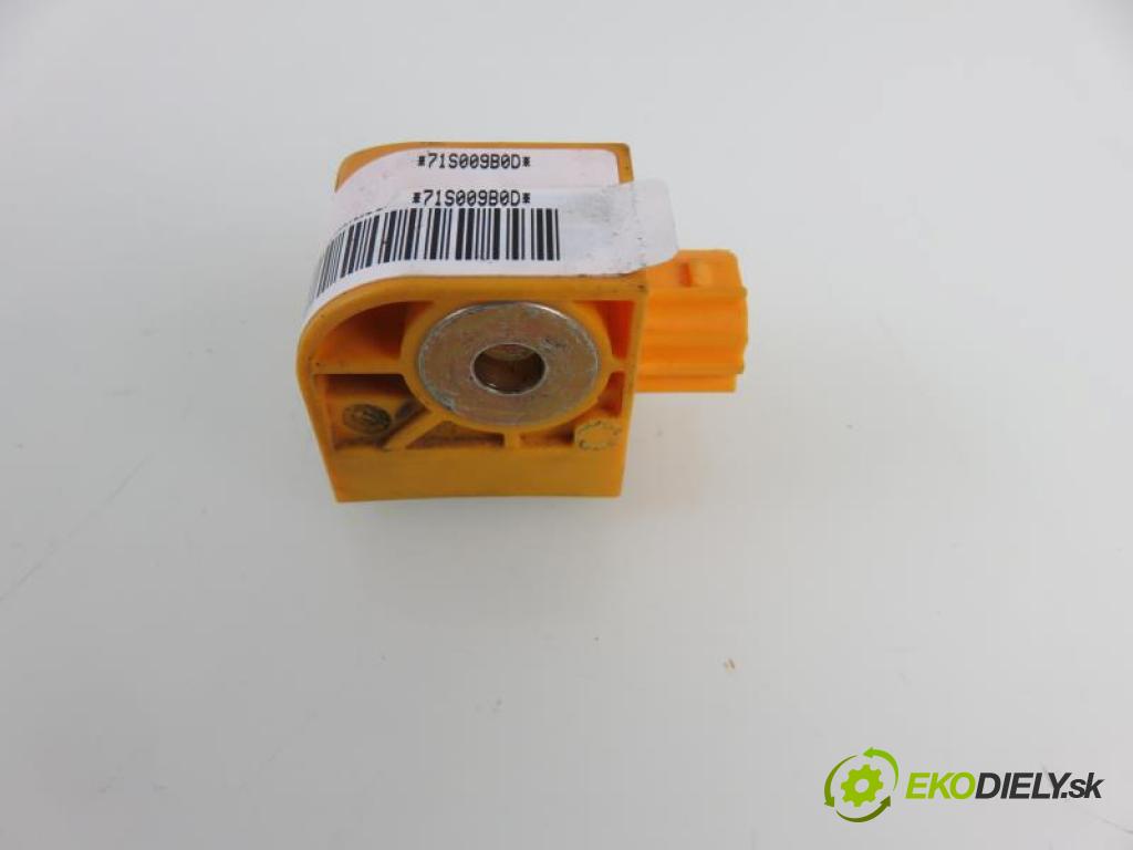 SUZUKI LIANA 1.6 4WD  manual 5 stupňová 4X4 76 kW 103 km  Snímač nárazu 5WK43051/3893054G00000 (Snímače nárazu)