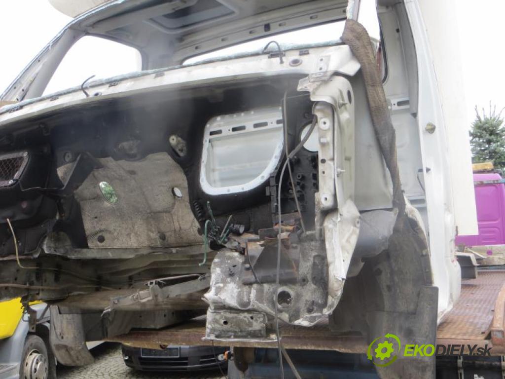 RENAULT MASTER II 2.5 DCI G9U 650 manual 6 - stupňová 88 kW 120 km  kabina