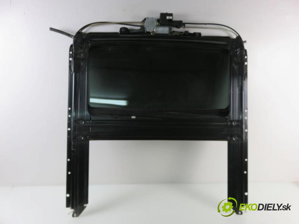 VOLVO S80 I 2.0 T B 5204 T3 automatic 6 - stupňová 166 kW 226 km  strešné okno 44249563/404451 (Sklá strešné)