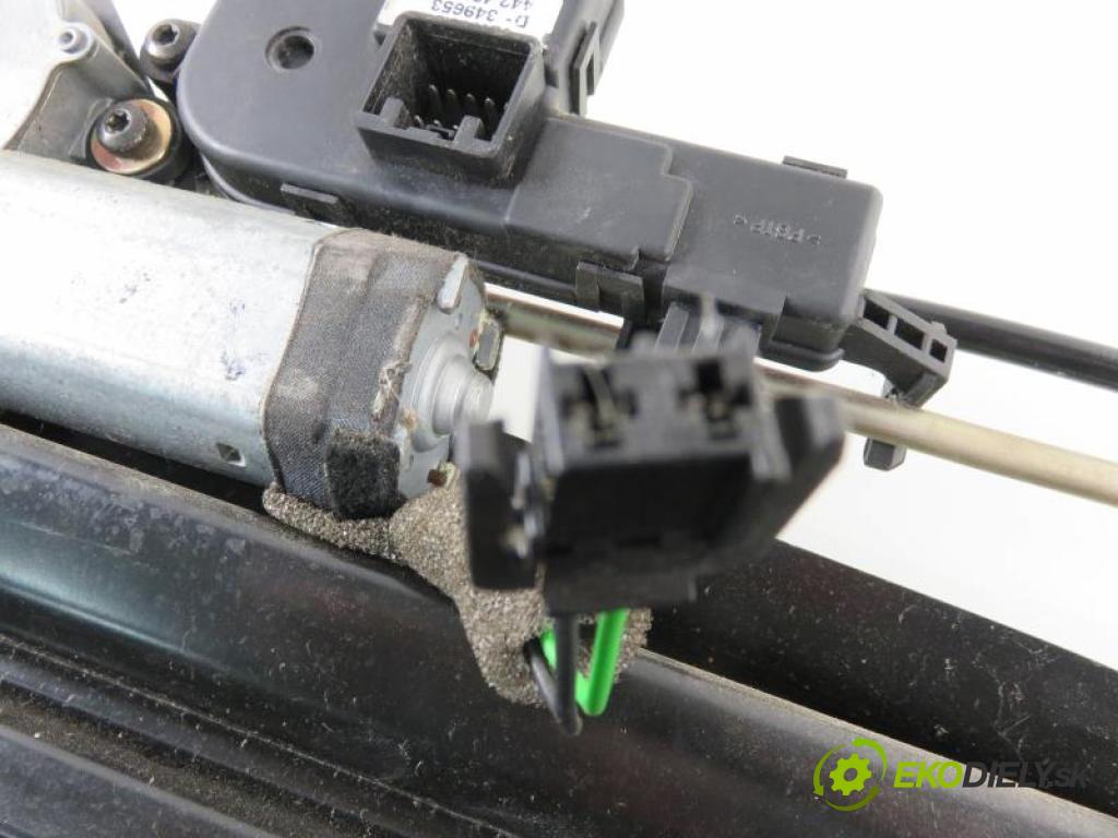 VOLVO S80 I 2.0 T B 5204 T3 automatic 6 - stupňová 166 kW 226 km  strešné okno 44249563/404451 (Sklá strešné)