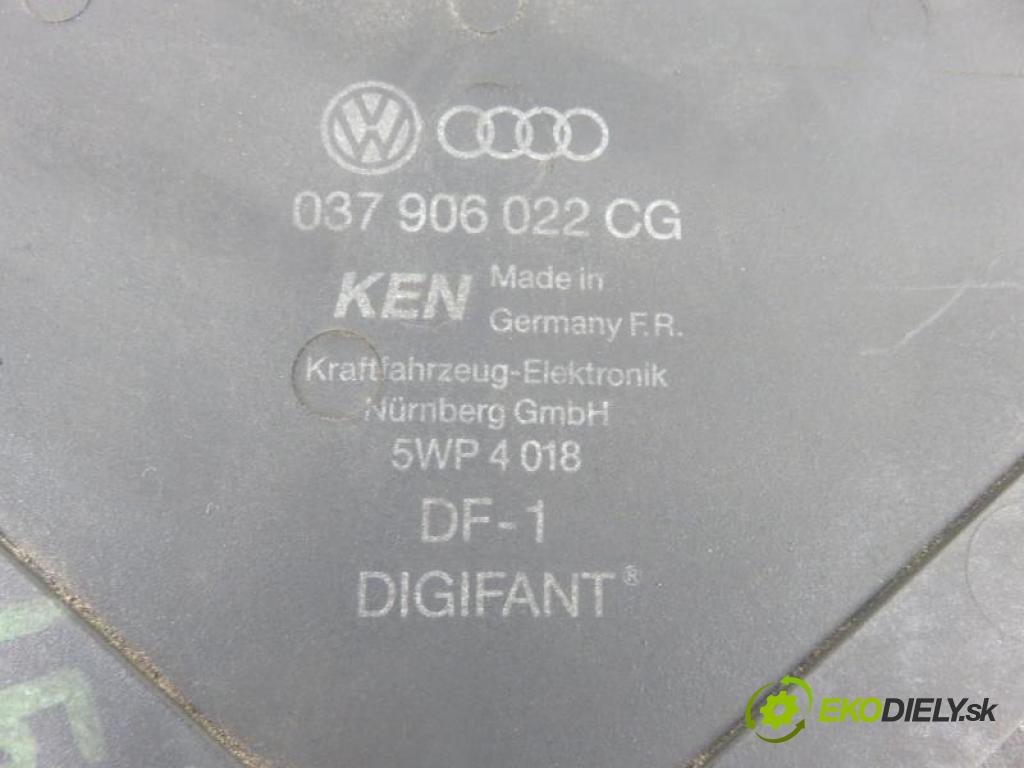 VW PASSAT B3   2.0 ADY, AGG, 2E, ABA manual 5 - stupňová 85 kW 115 km  řídící jednotka motora 037906022CG/5WP4018