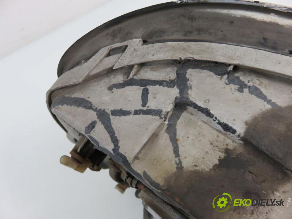 KIA K2700 2.7 D J2 manual 5 - stupňová 59 kW 80 km  Svetlo LP  (Svetlá predné)