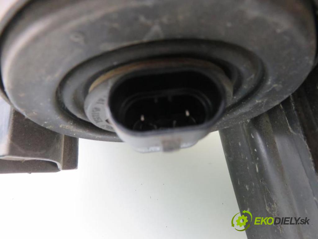 TOYOTA COROLLA E15 1.6 1ZR-FE, 1ZR-FAE manual 6 - stupňová 97 kW 132 km  světlo PP  (Přední světla)