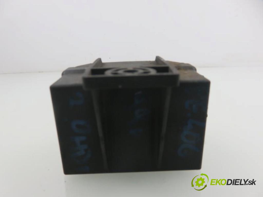 PEUGEOT 406 konektor 5 I 2 Káble