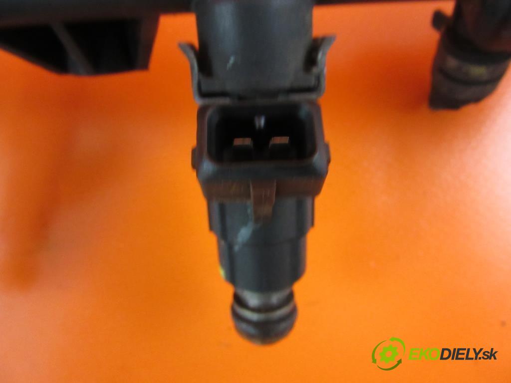 VW POLO III (6N) 1.4 60 AEX, AKV, APQ   44 kW 60 km  lišta vstřikovací 030906031 (PALIVOVÝ SYSTÉM)