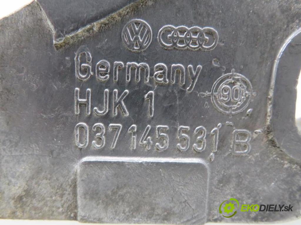 VW PASSAT B3   1.6 TD SB, RA manual 5 - stupňová 59 kW 80 km  Uchytenie pumpy servočerpadlo 037145531B (Zavesenie motora)