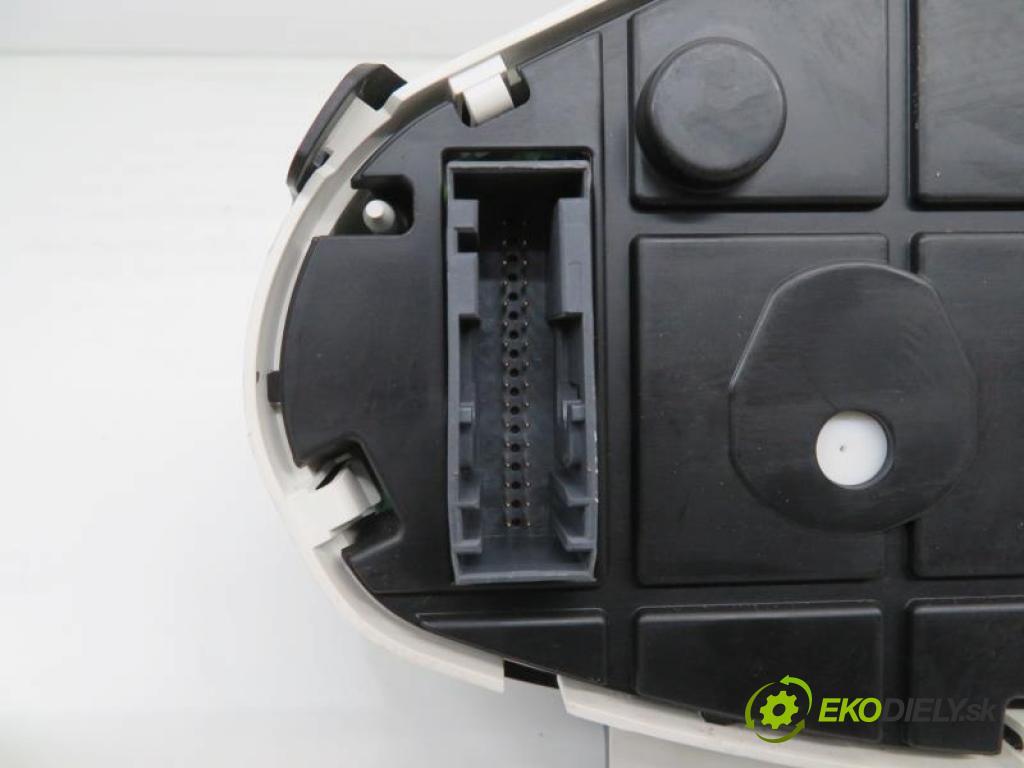 FORD FIESTA MK7 VII 1.25 16V SNJB, SNJA manual 5 - stupňová 60 kW 82 km  prístrojovka elektrický 8A6T10849AD/8A6T10849AE (Přístrojové desky, displeje)