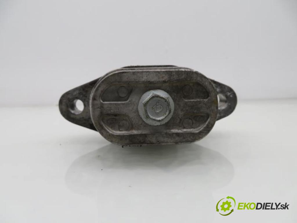 KIA VENGA 1.4 CVVT G4FA-L manual 5 - stupňová 66 kW 90 km  AirBag prevodovky  (Zavesenie motora)