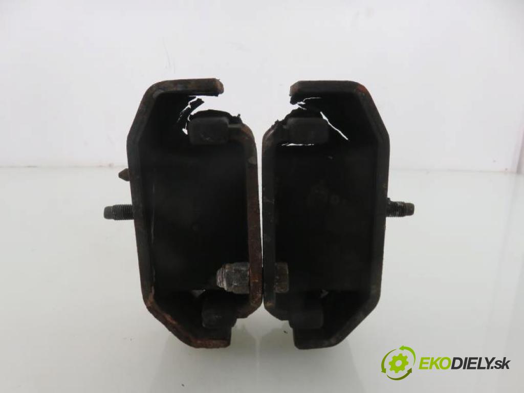 HYUNDAI TERRACAN 2.9 CRDI 4WD J3 manual 5 stupňová 4X4 110 kW 150 km  AirBag Motor 21810H1010 (Držiaky motora)