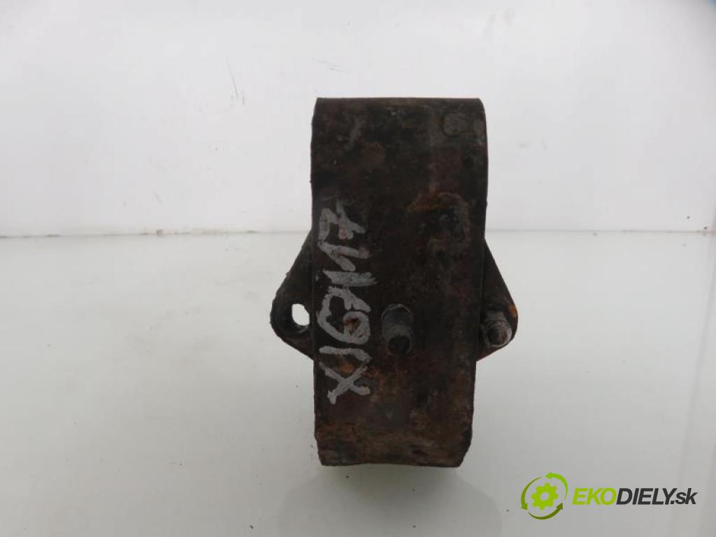 HYUNDAI TERRACAN 2.9 CRDI 4WD J3 manual 5 stupňová 4X4 110 kW 150 km  AirBag Motor 21810H1010 (Držiaky motora)