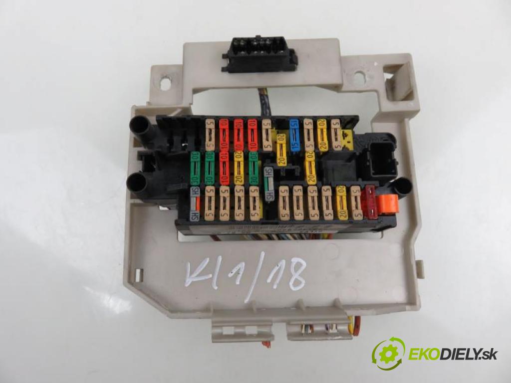 CITROEN XSARA HB 2000 1,40 Skrzynki bezpieczników 1360,00 skříňka POJISTKY: 9641465980;9635519180