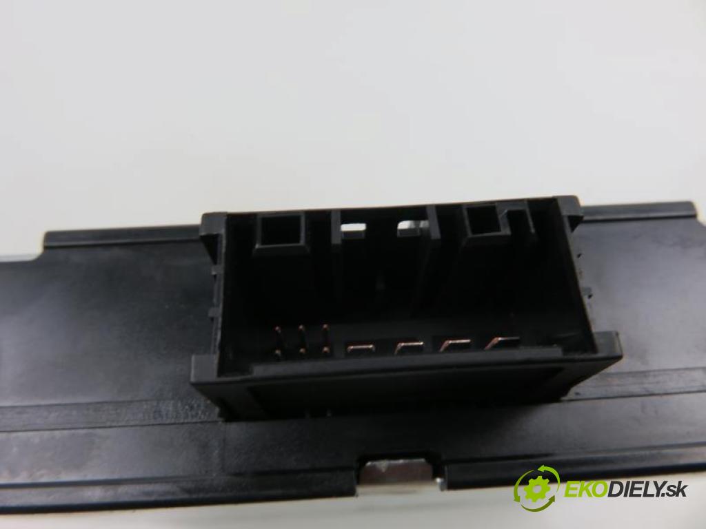 BMW 3 E90,91,92,93 3.0 325 D M57 306 D3   145 kW 197 km  řídící jednotka / MODUL jiné 6142923314302/DC923314302C/8ES01013400