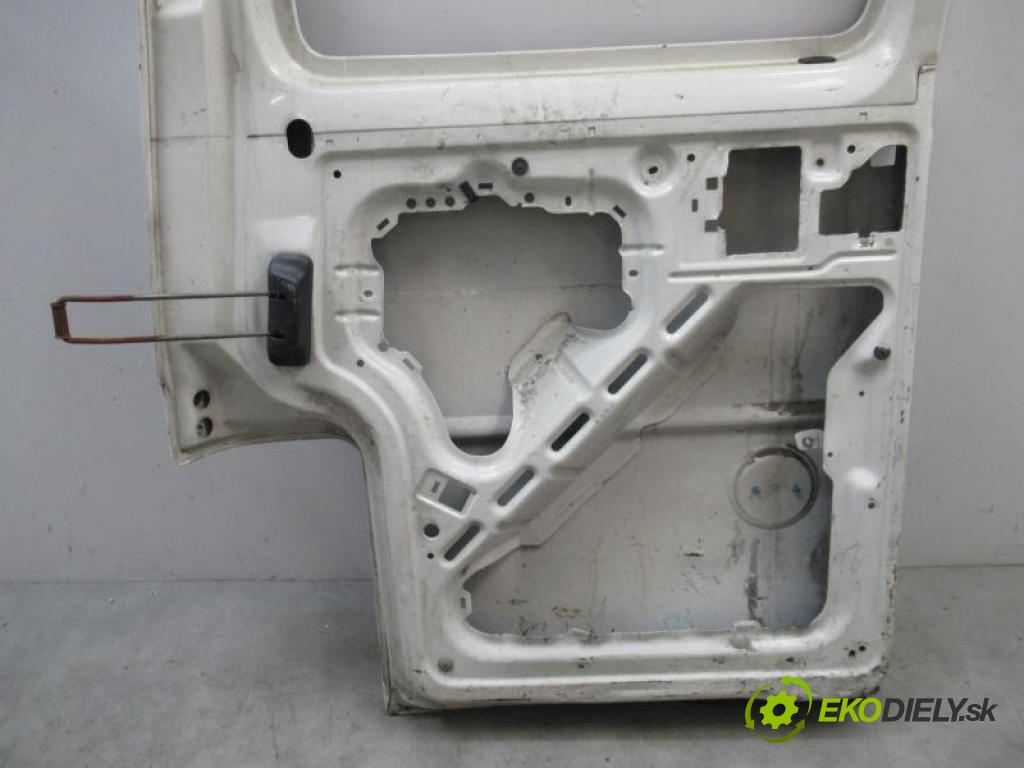 VW TRANSPORTER T4 2.5 TDI AYY, AJT manual 5 - stupňová 65 kW 88 km  - pravé zadné  (Dvere)